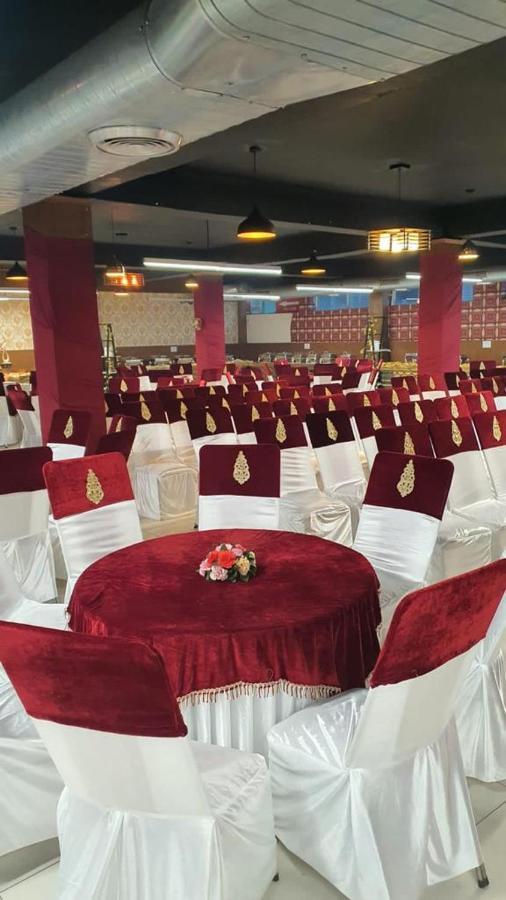 ホテル Jb Residency Zirakpur !! Top Rated & Most Awarded Property In Zirakpur エクステリア 写真