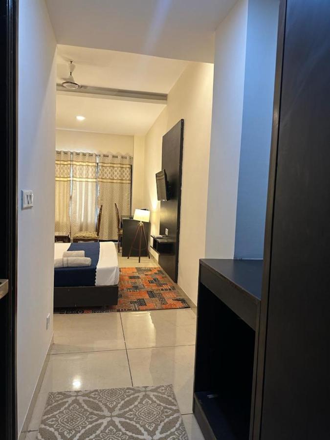 ホテル Jb Residency Zirakpur !! Top Rated & Most Awarded Property In Zirakpur エクステリア 写真