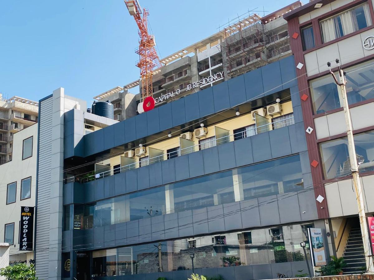 ホテル Jb Residency Zirakpur !! Top Rated & Most Awarded Property In Zirakpur エクステリア 写真