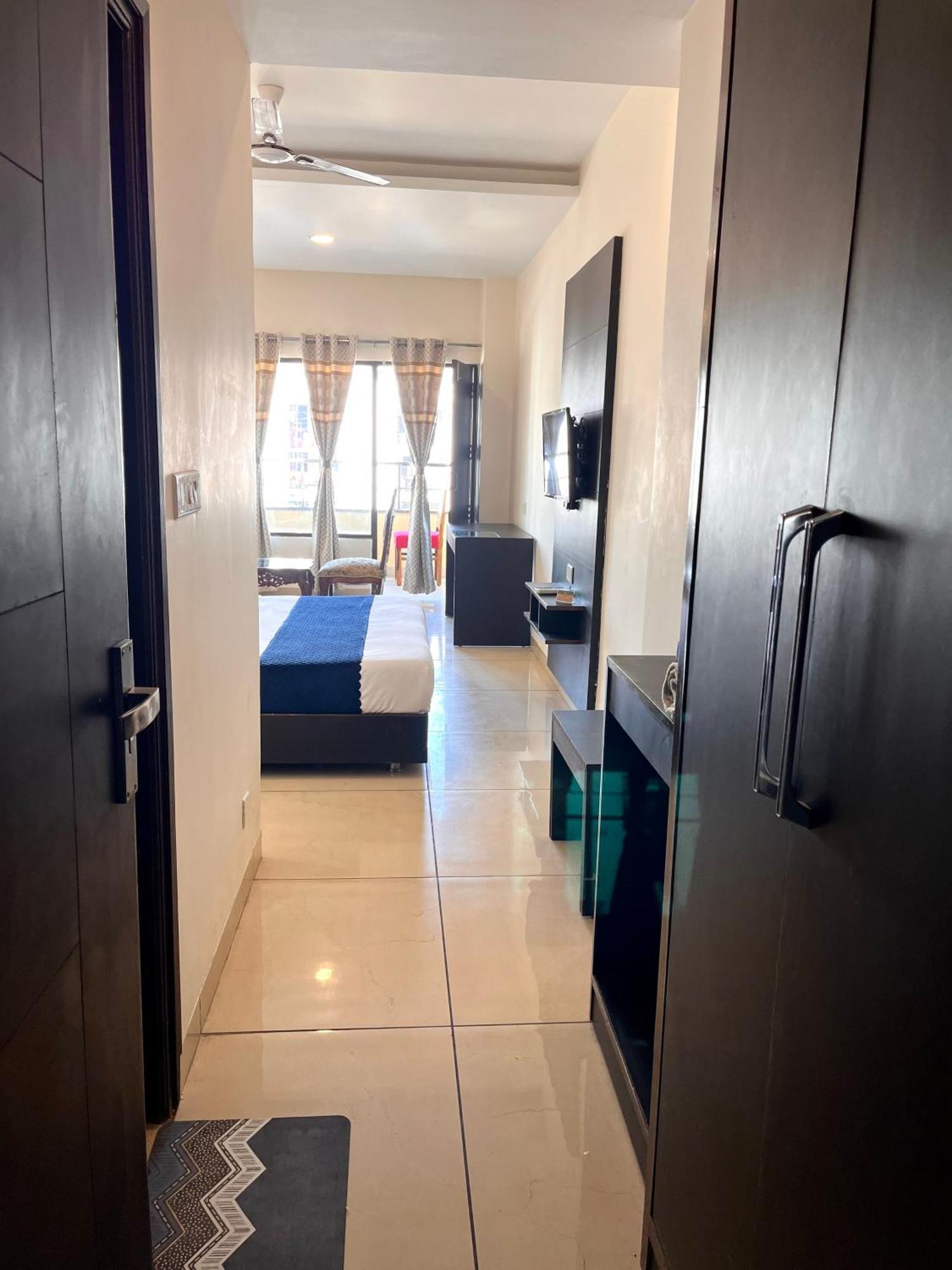 ホテル Jb Residency Zirakpur !! Top Rated & Most Awarded Property In Zirakpur エクステリア 写真